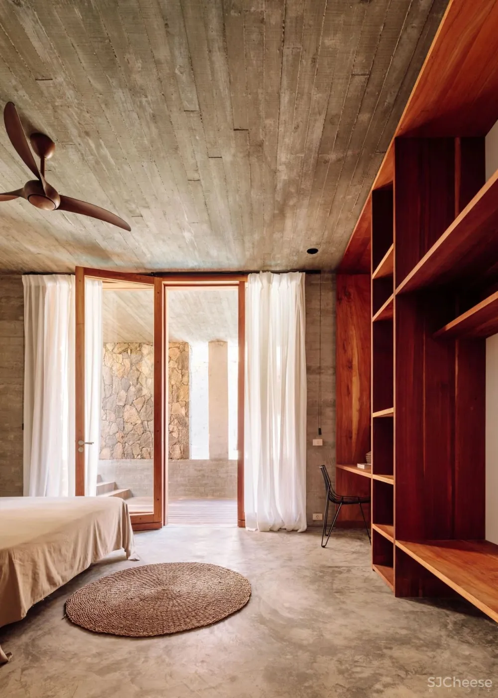 在火山底建造的“亲密”别墅；卫生间不装窗帘，根本不在乎路过的人！你敢住吗？【A963第2186期】