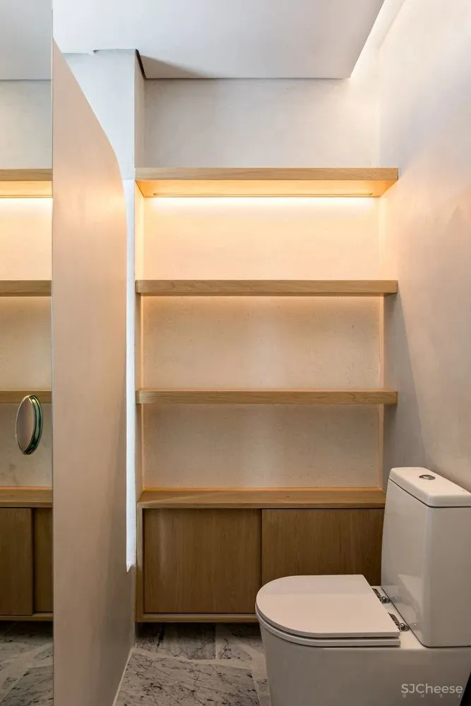 这对夫妇用165平米的家专门招待客人，只做一间卧室却有三间厕所！