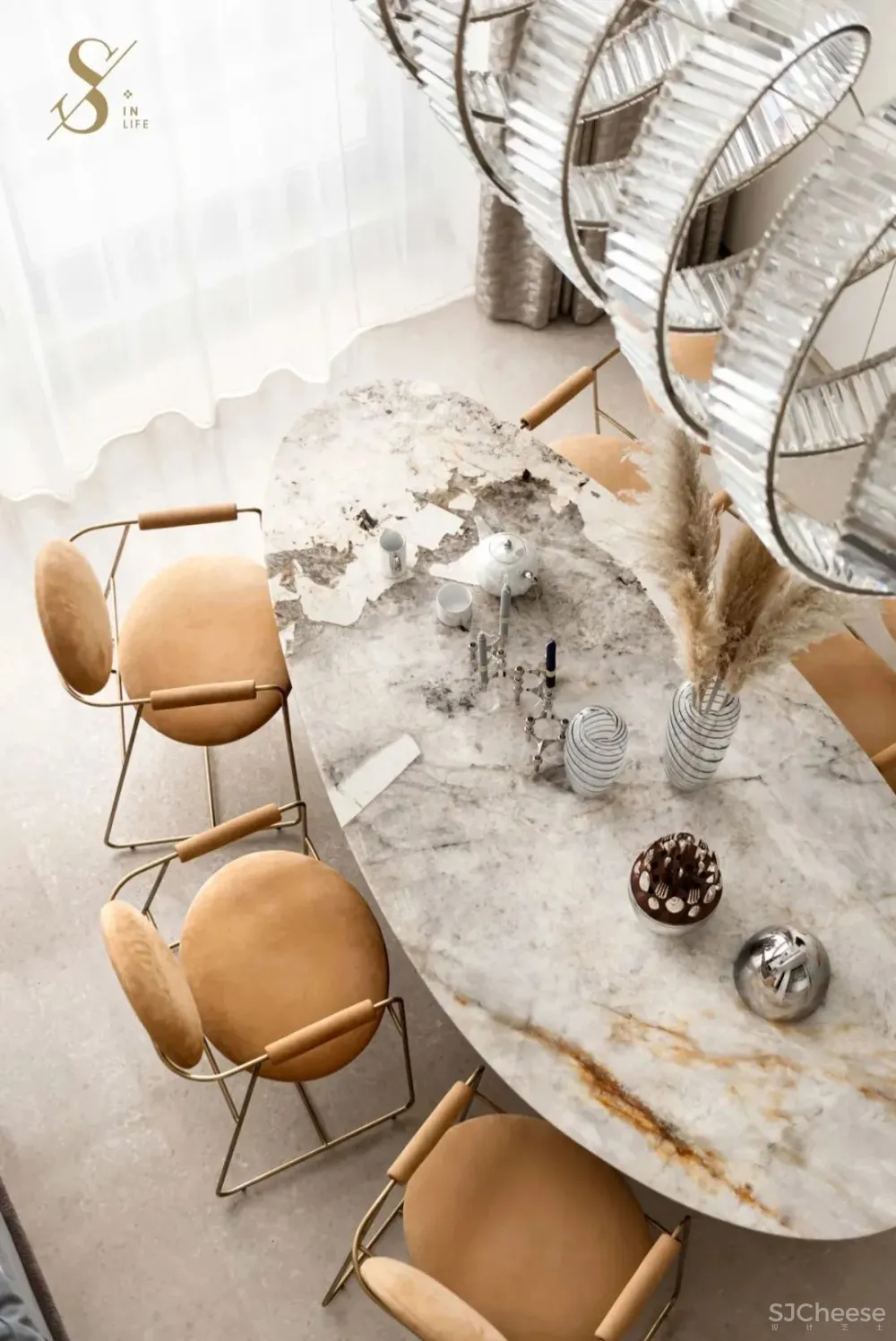 柳岸晓风顶楼跃层，精致无边，家是居者的精神延伸 s