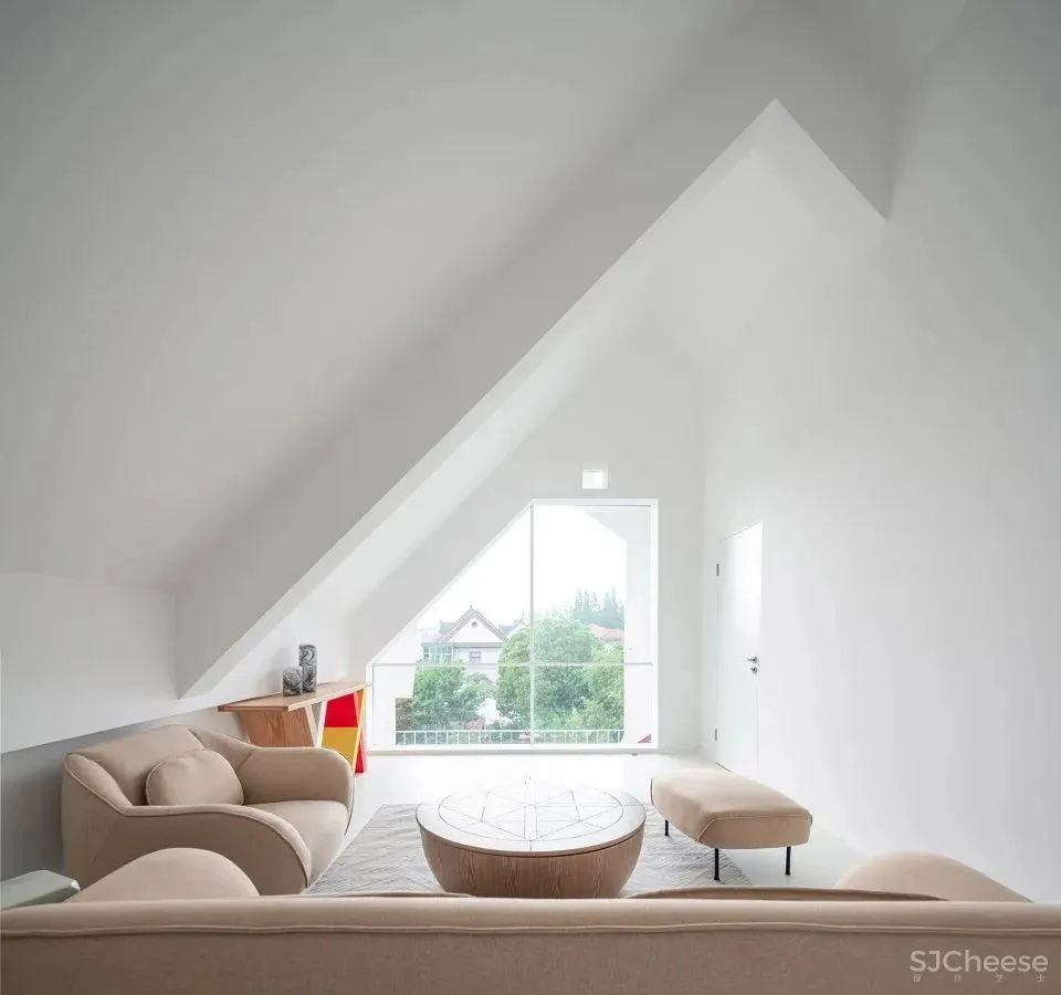 我家有地,为什么要造丑房子?上海夫妻200万造出极简别墅