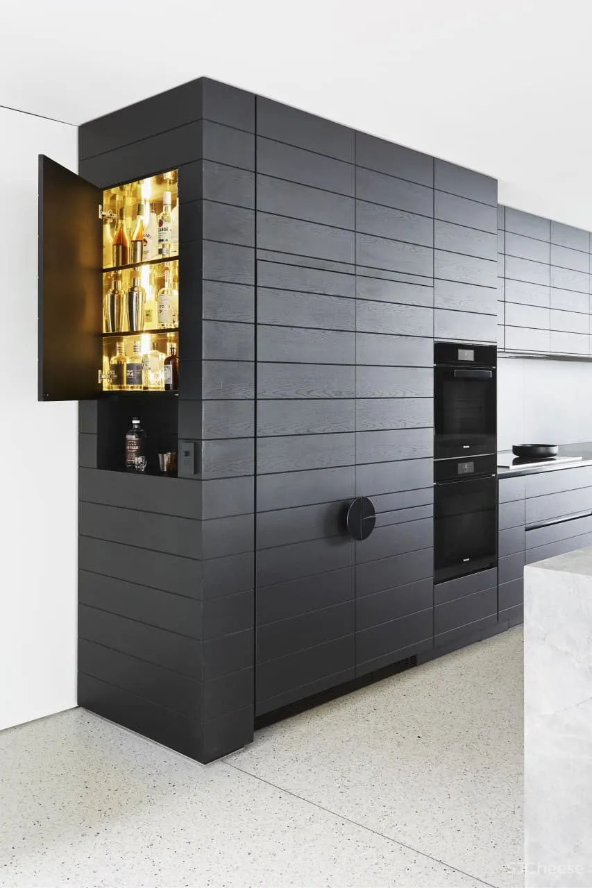 精致而富有细节的极简主义 Mckimm新作