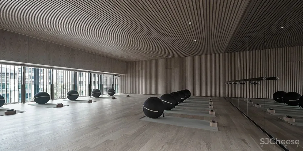 广州伶居侘寂风总部办公，旧得很高级！