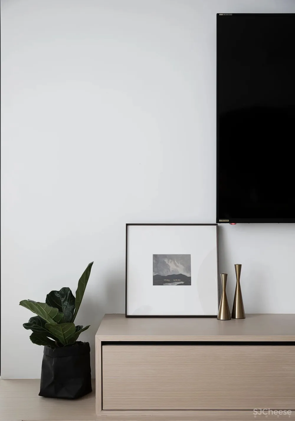 极致黑白 温润原木,极简高效的空间美学