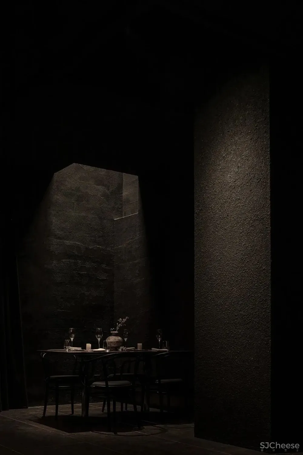 气氛很到位-如何看待当代先锋与本土创新 ！