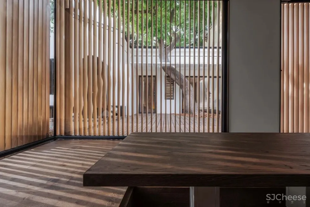 上海 100㎡ 小宅院,花 6 年建成,设计处处有亮点