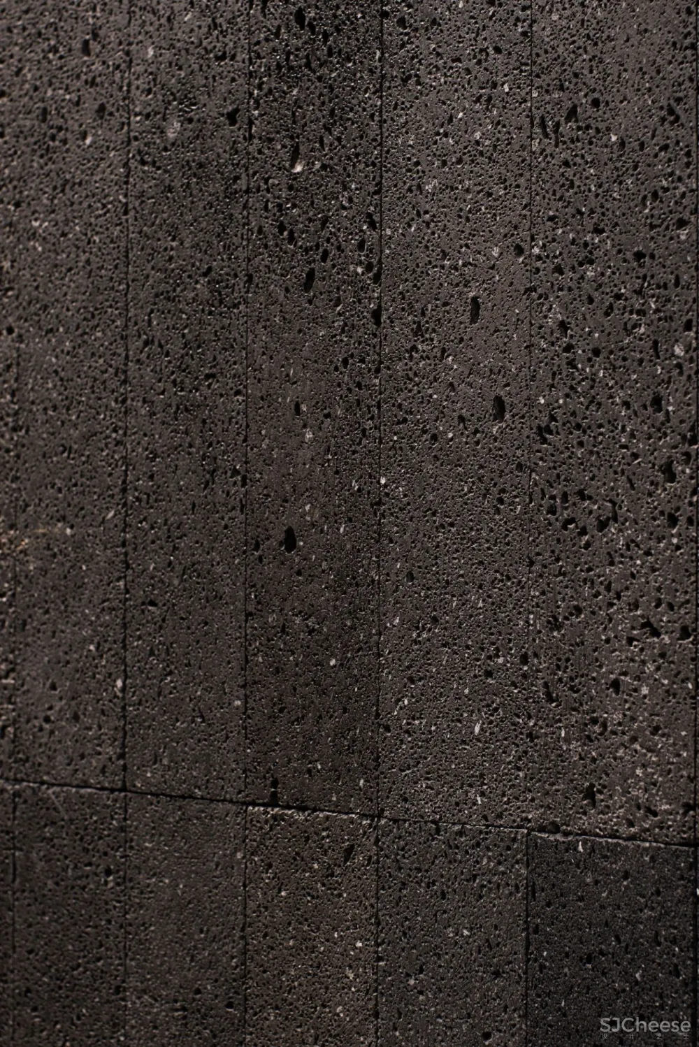 火山石 红砖,47㎡球形空间的暧昧与冲突!