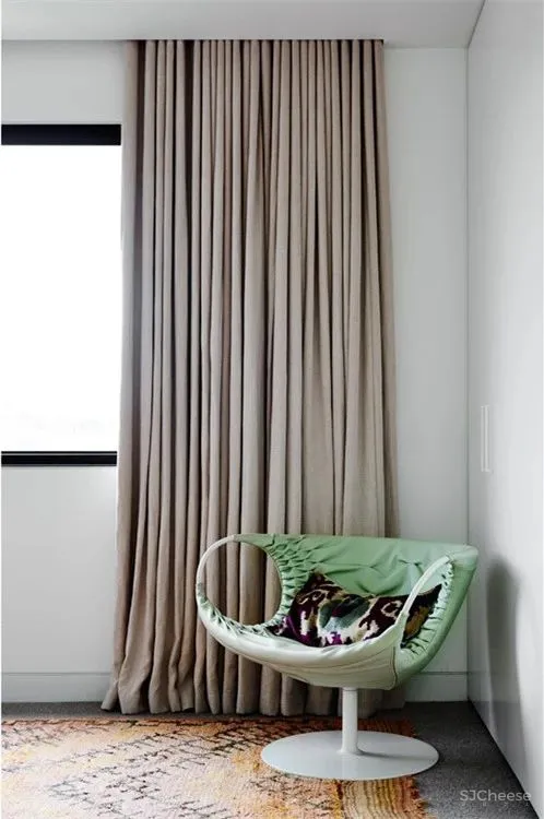 大胆用色 水磨石，让这个私宅有着琥珀般的光芒