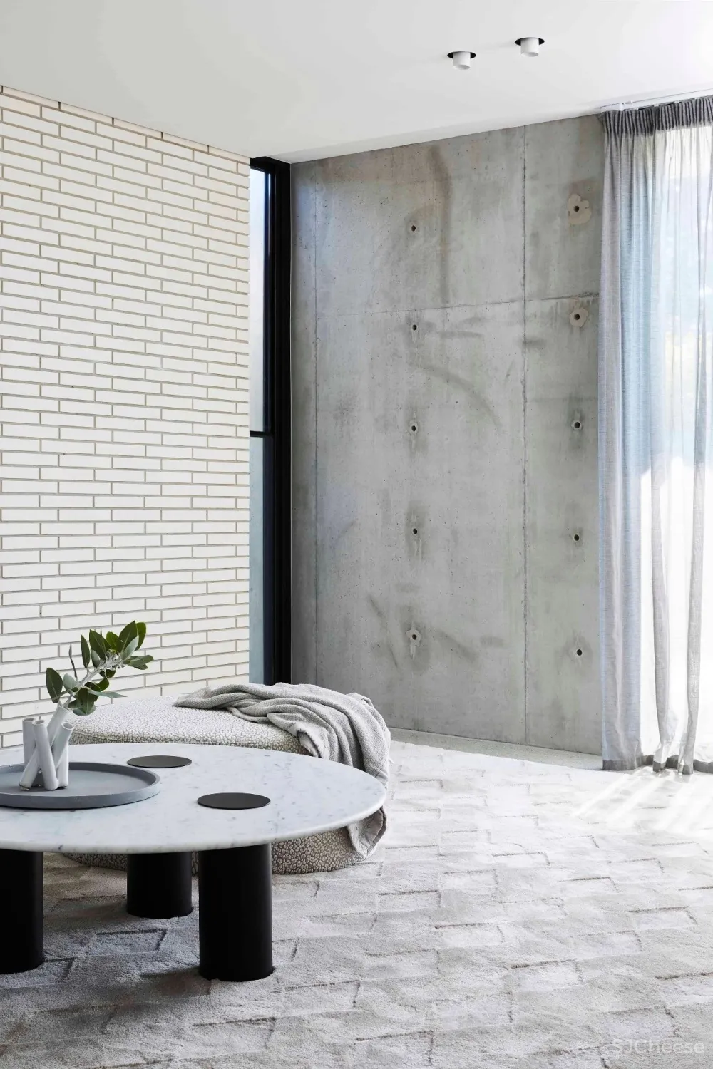 精致而富有细节的极简主义 Mckimm新作