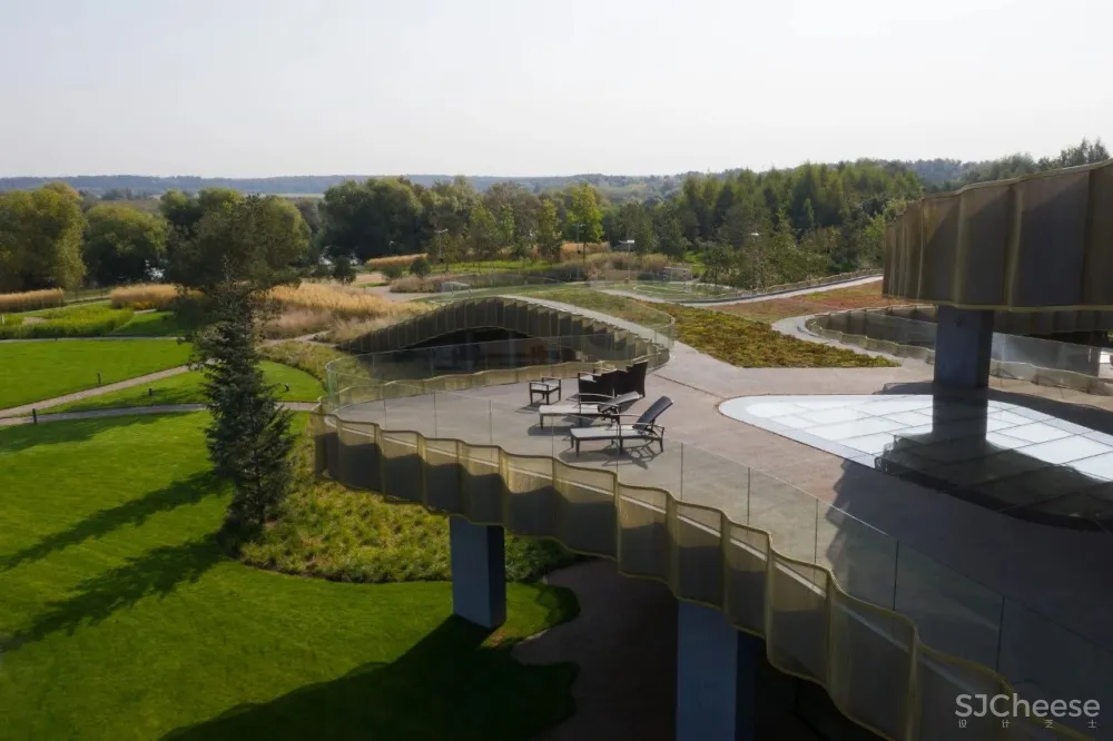 5300m² 农村超级豪宅,将家打造成生态游乐园,还自带足球场!