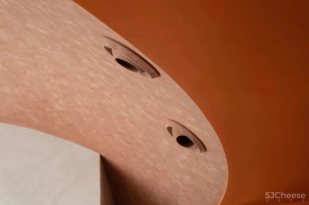 火山石 红砖,47㎡球形空间的暧昧与冲突!