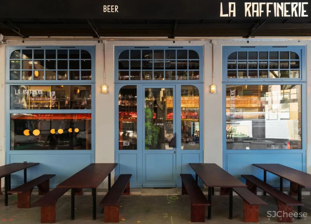 La Raffinerie Modernist Beer Bar in Lyon by Un Studio.