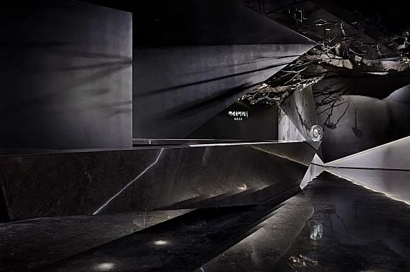 形式的张力 – 御隆艺术馆 VHD维度华伍德联合设计