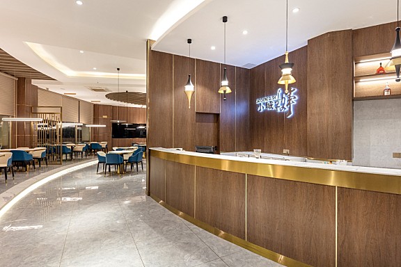 朗生 | 小城故事餐厅