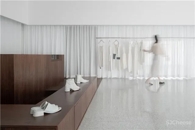 气氛很到位-如何看待当代先锋与本土创新 ！