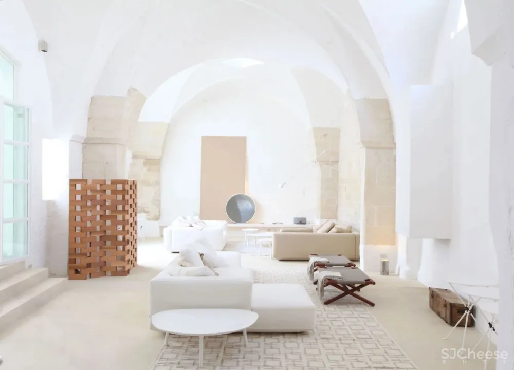 诗意般的旋转空间