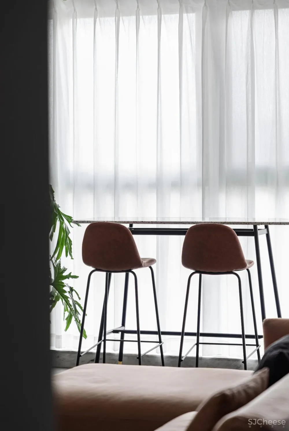 阳光大男孩买下147㎡，把「音乐会」搬进黑白灰的个性之家