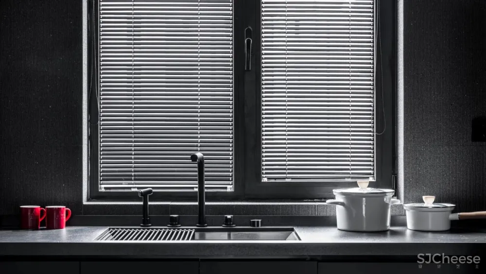 120㎡质感简约私宅,谁说黑色沉闷又压抑?