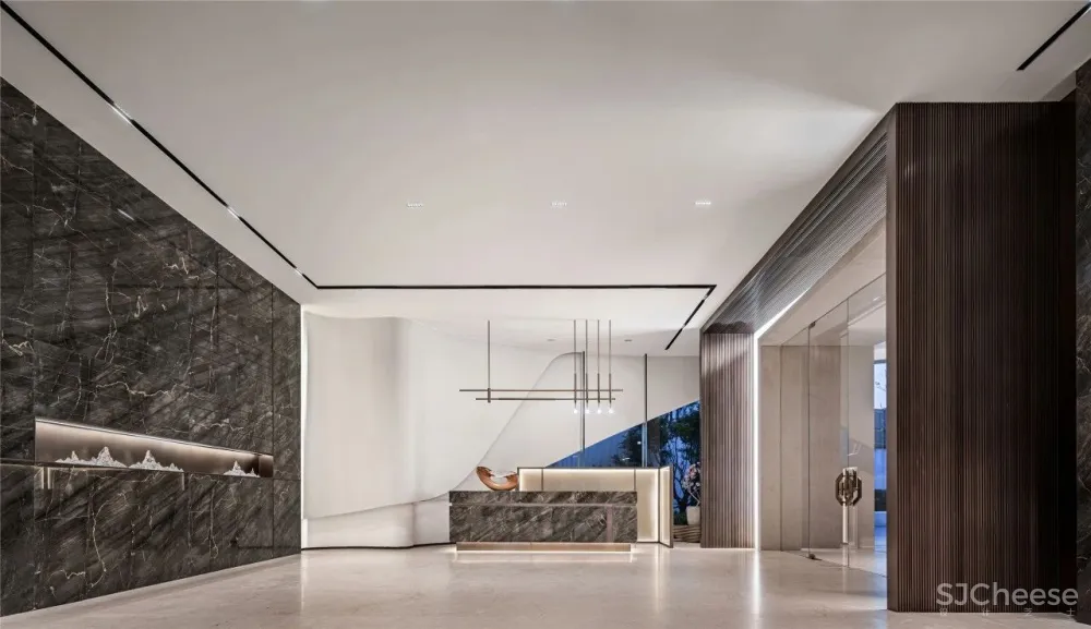 凌子达新作 山麓薄暮下的静谧空间