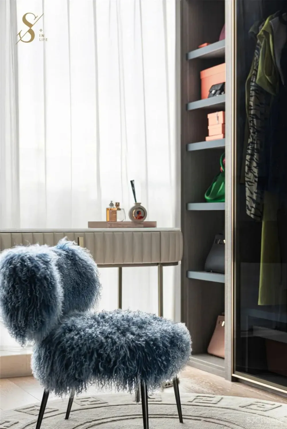 柳岸晓风顶楼跃层，精致无边，家是居者的精神延伸 s