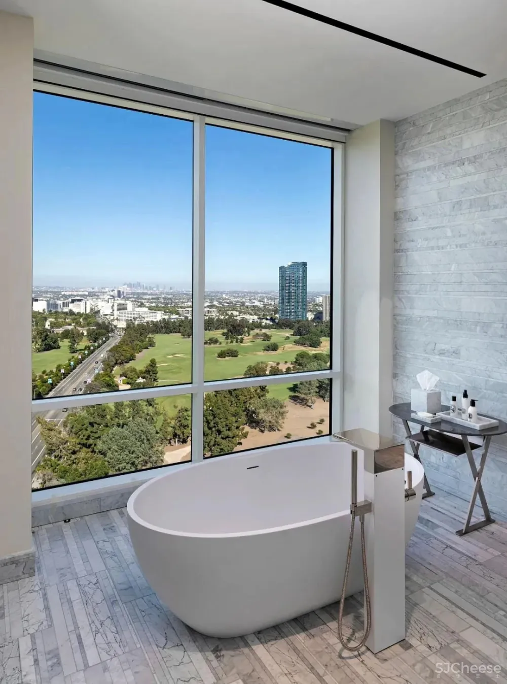 比北上广还便宜!140亿打造的大平层公寓楼,750㎡一套仅卖1800万起?