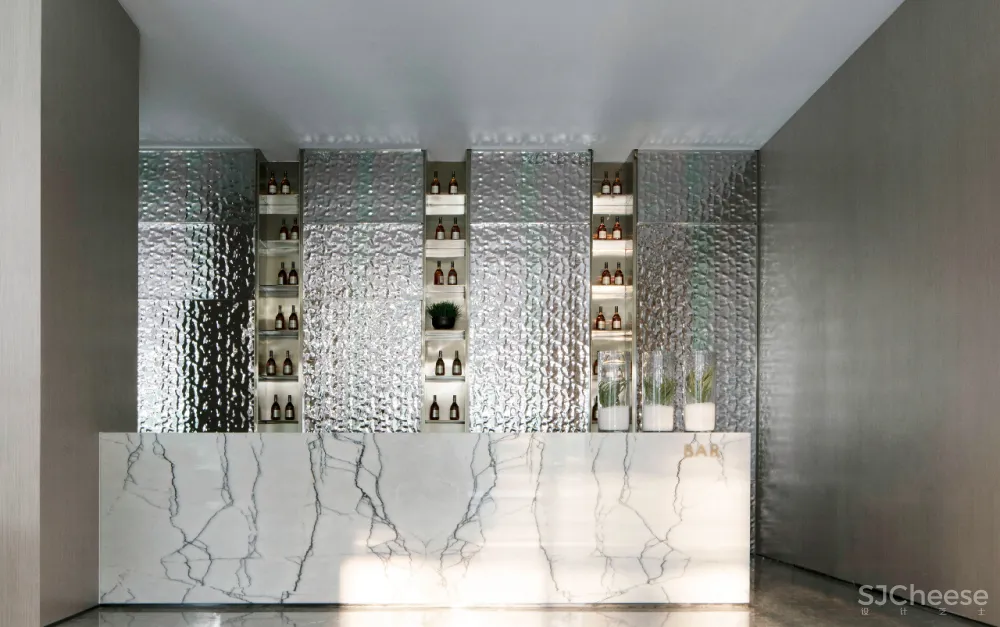 LSID :「经典」形式的传承,或形而上的思考