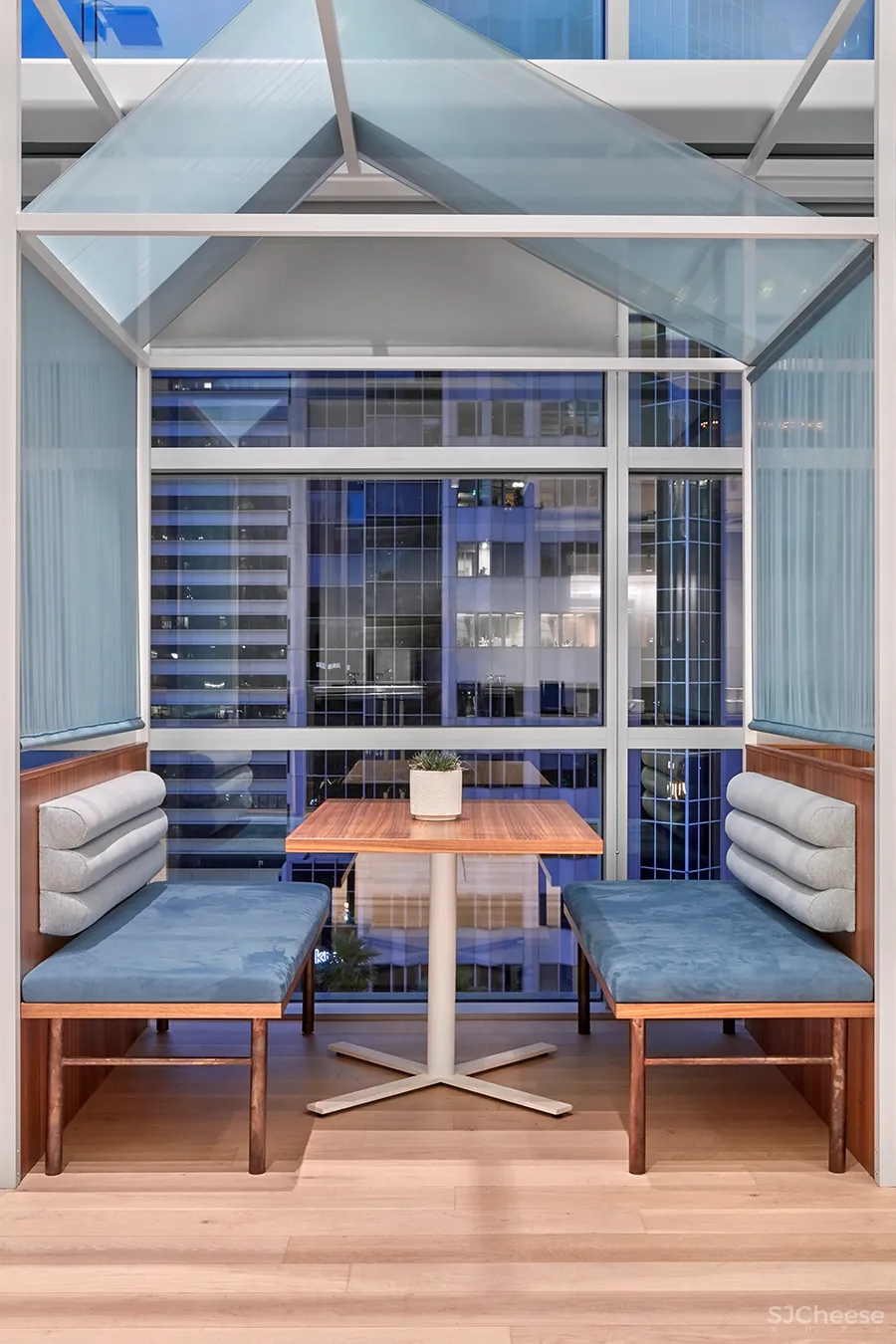 科技公司的总部大楼就是酷!每层楼都设计一个主题