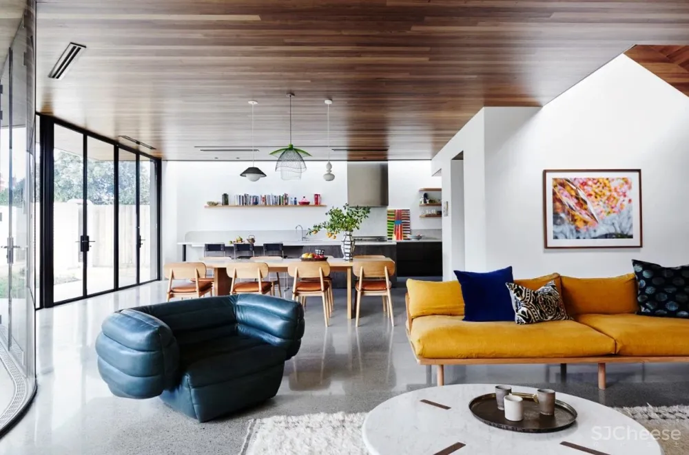 大胆用色 水磨石，让这个私宅有着琥珀般的光芒