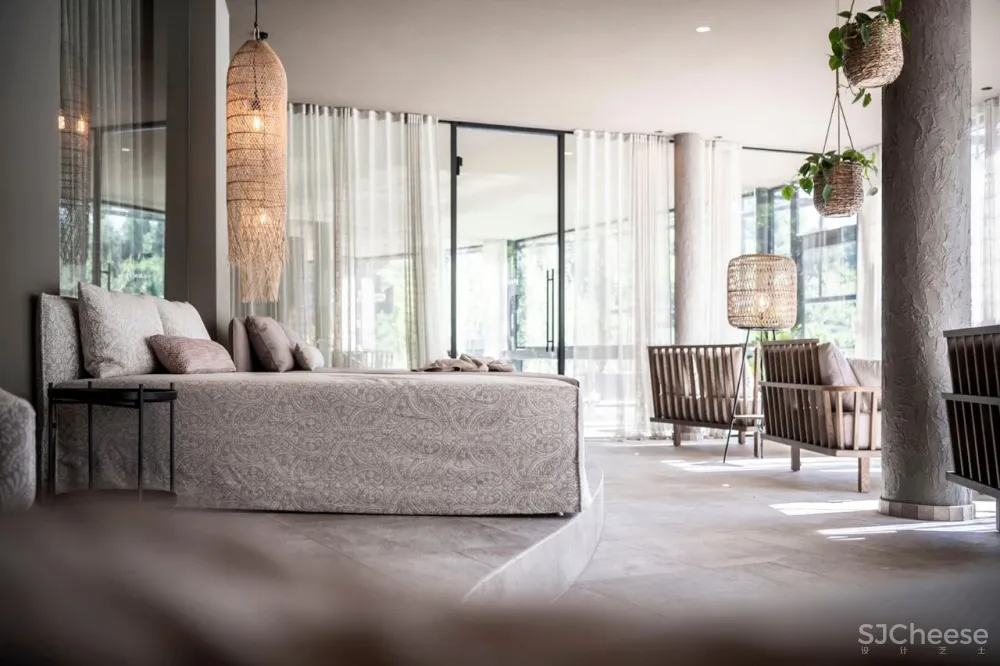 酒店往“土”里玩,设计向高处走!于山野中盛放的苹果园竟也成为了最佳的度假胜地