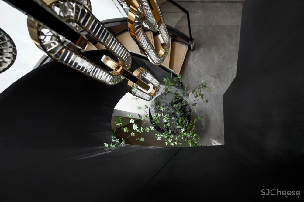 617㎡顶层艺术美宅，尽享无敌极奢海景！