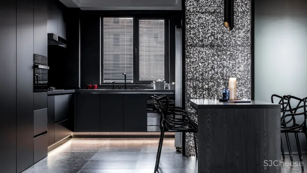 120㎡质感简约私宅,谁说黑色沉闷又压抑?