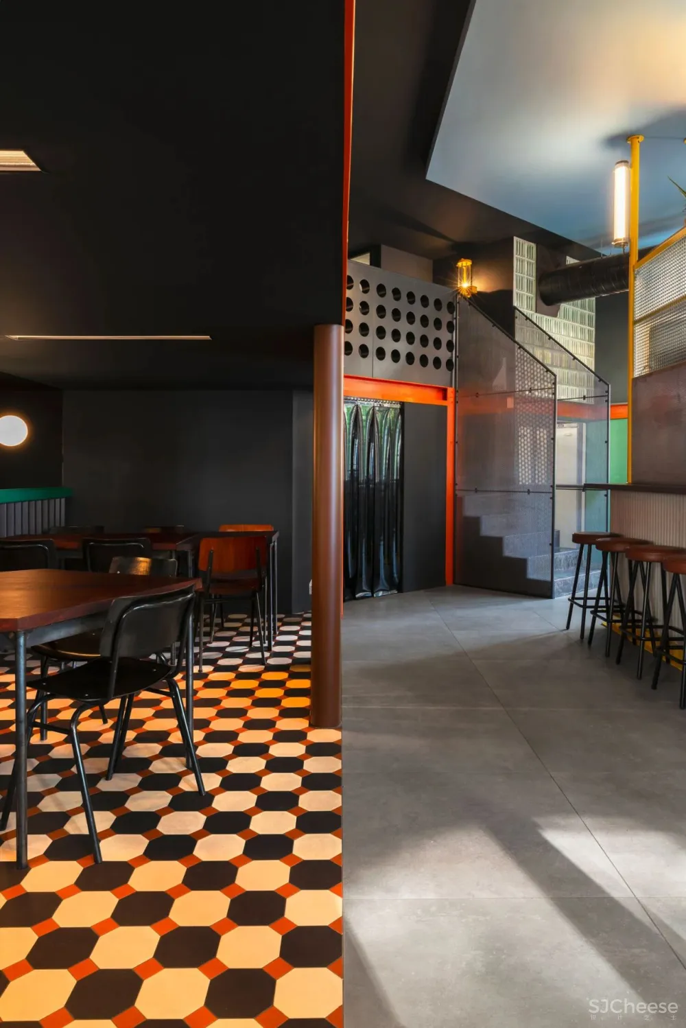 La Raffinerie Modernist Beer Bar in Lyon by Un Studio.