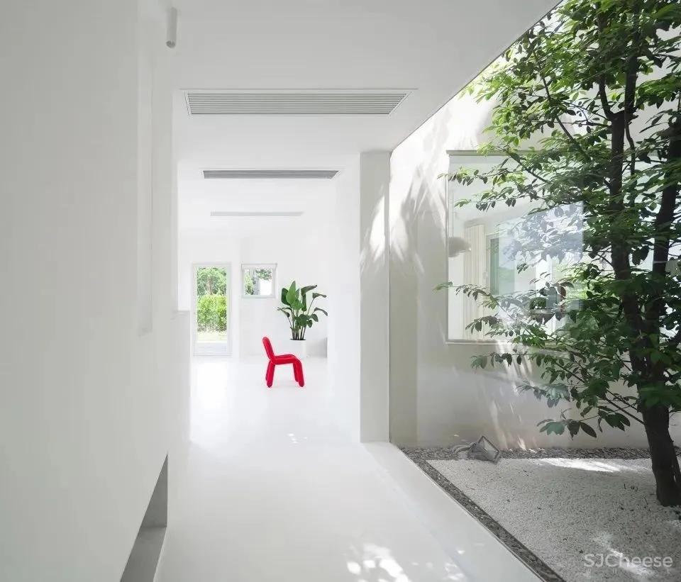 我家有地,为什么要造丑房子?上海夫妻200万造出极简别墅