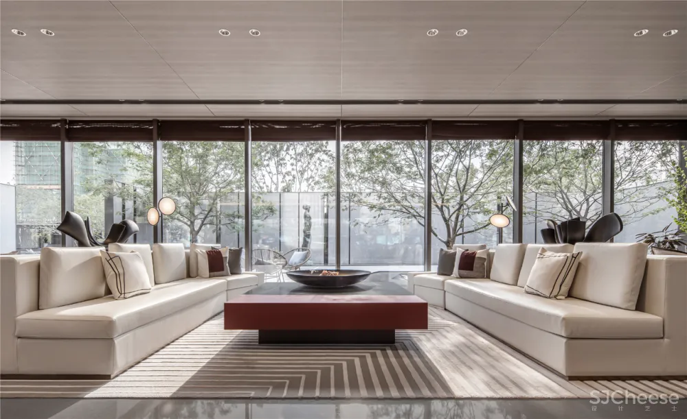 羽果设计新作:老工业城市美学风格的售楼处