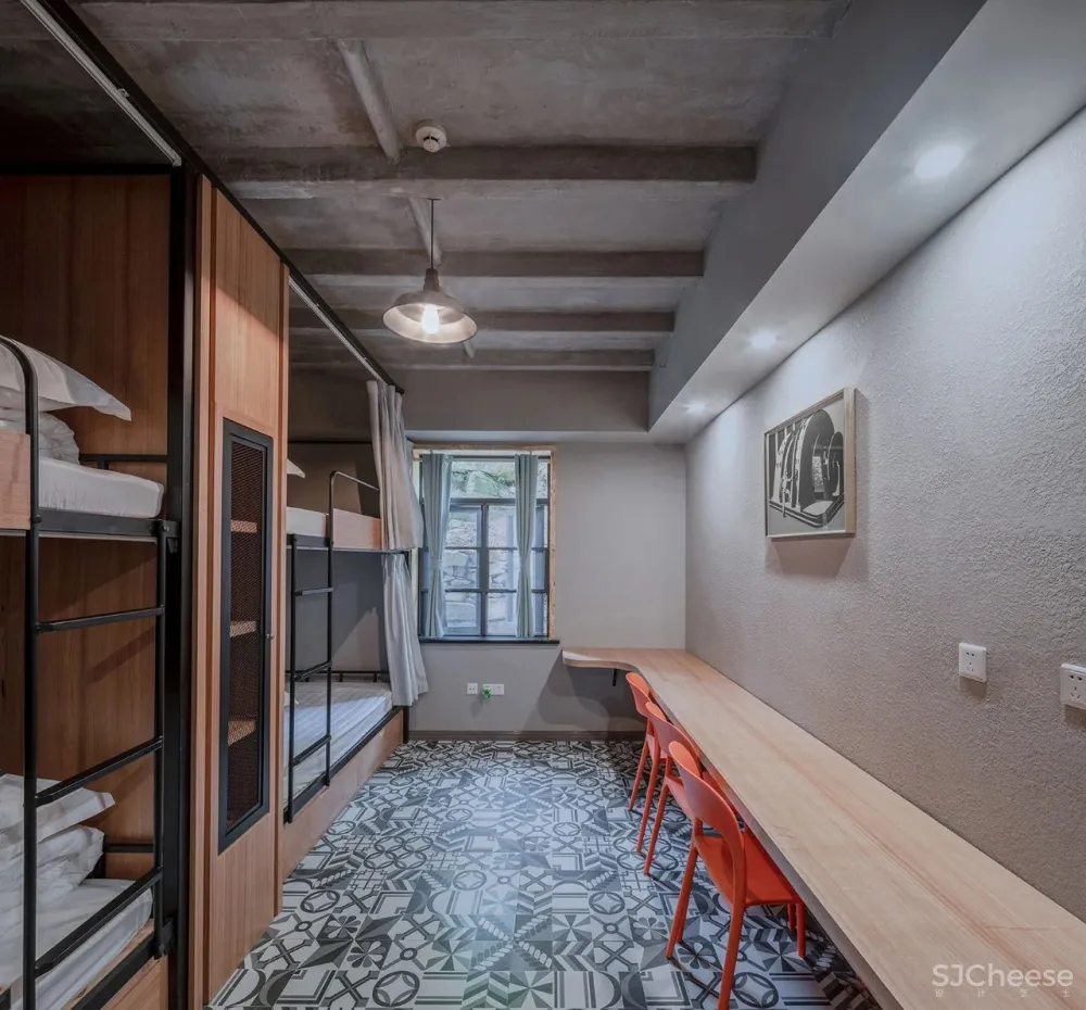 复兴峡谷间的废弃兵工厂,打造亲子游的好去处