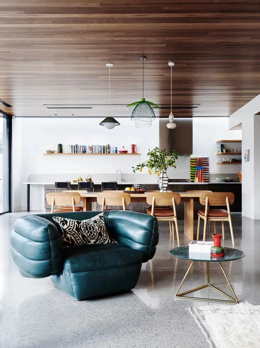 大胆用色 水磨石，让这个私宅有着琥珀般的光芒