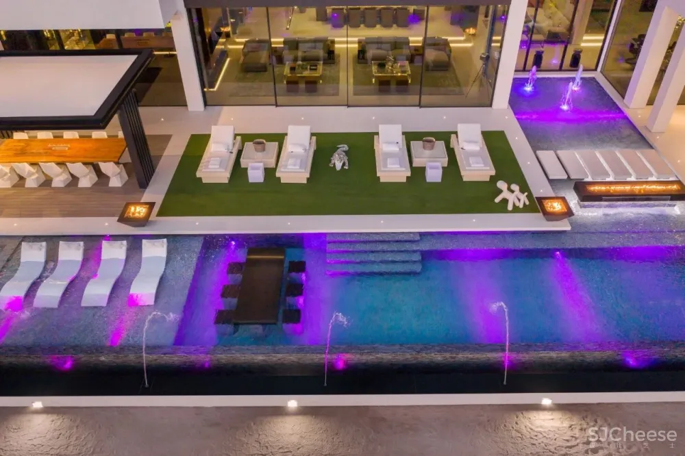 迪拜最昂贵的别墅，还送法拉利和劳斯莱斯！