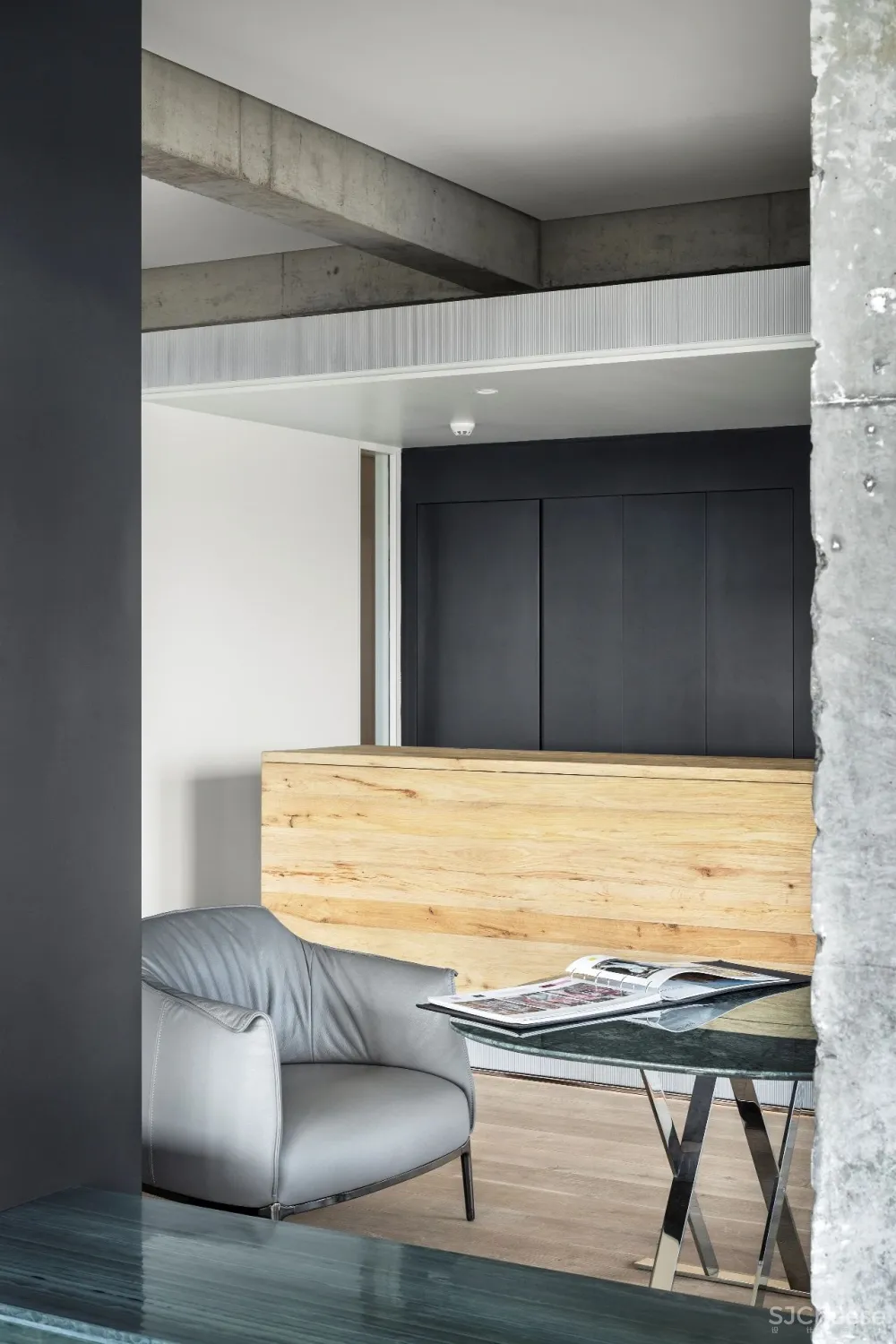 佳作 万境设计 × 凌笛OFFICE:极简办公空间的场所精神