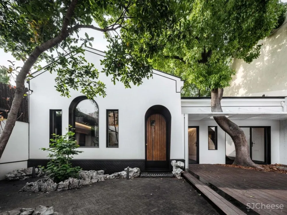 上海 100㎡ 小宅院,花 6 年建成,设计处处有亮点