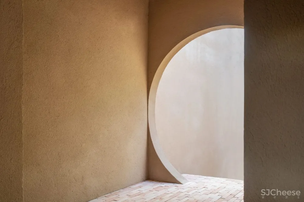 MNMA STUDIO在圣保罗的TERRACOTTA梦想中的两种热带风情。