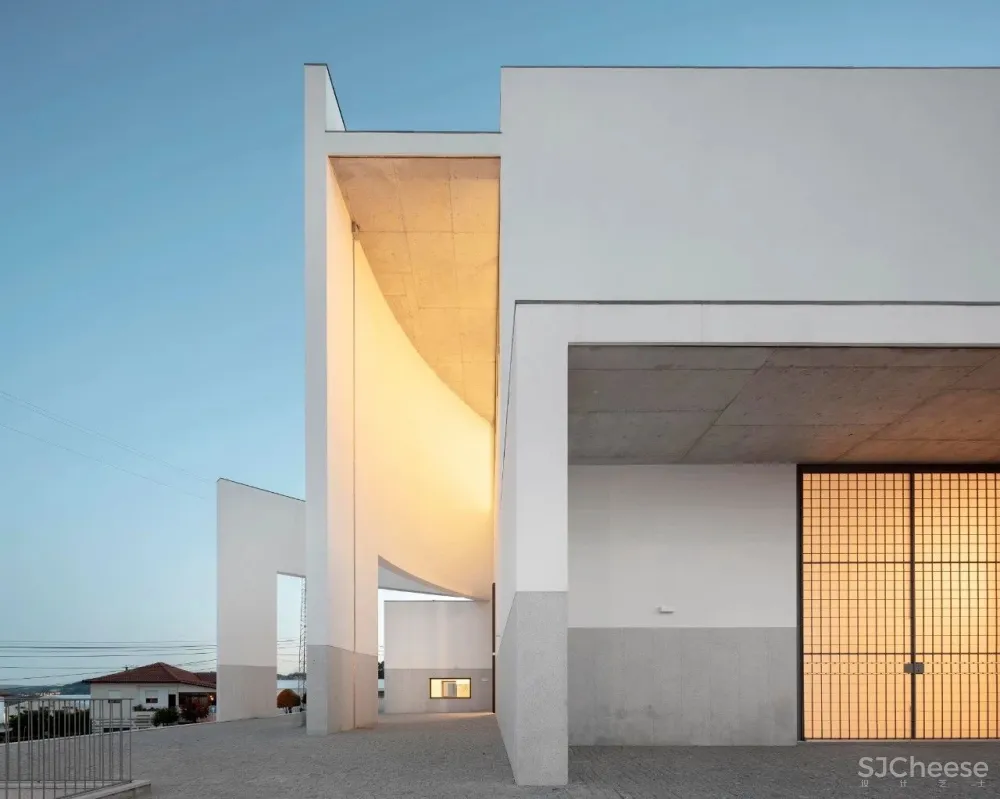 Churches丨灵魂的救赎所