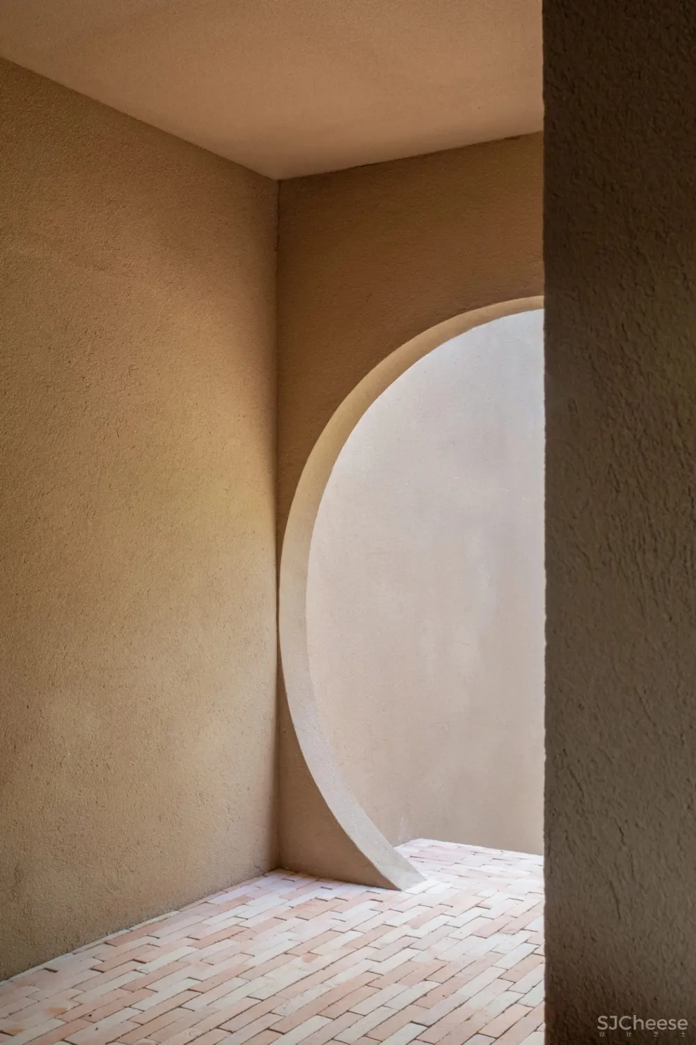 MNMA STUDIO在圣保罗的TERRACOTTA梦想中的两种热带风情。