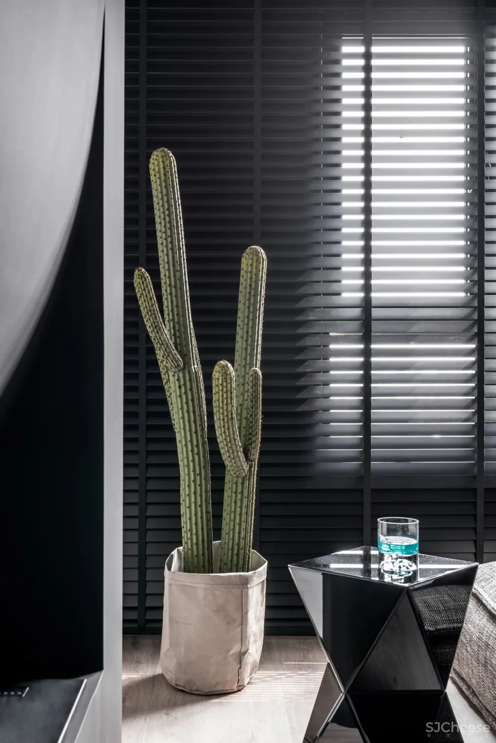 120㎡质感简约私宅,谁说黑色沉闷又压抑?