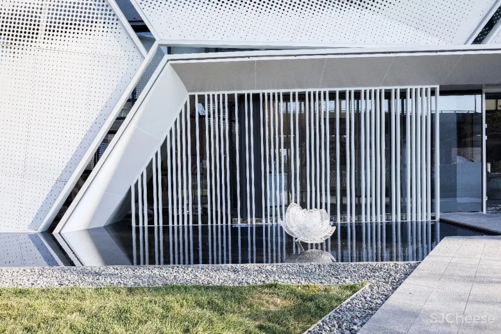 熊灿×乌鲁木齐熙岸地产中心:自由的空间,应拥有纯净的灵魂