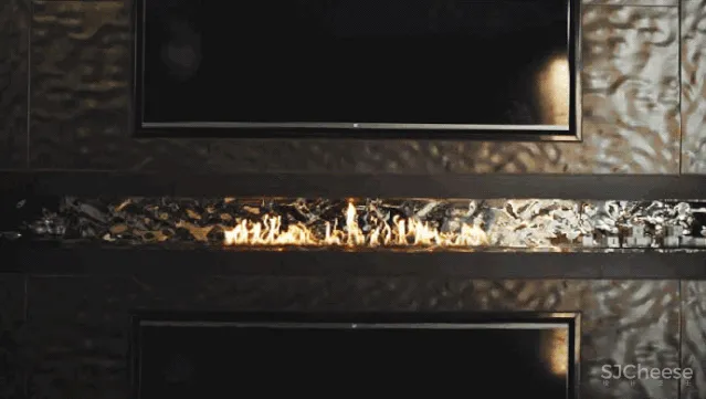 中产夫妇上海啃青菜,老家买豪宅:打飞的也要回去找快乐