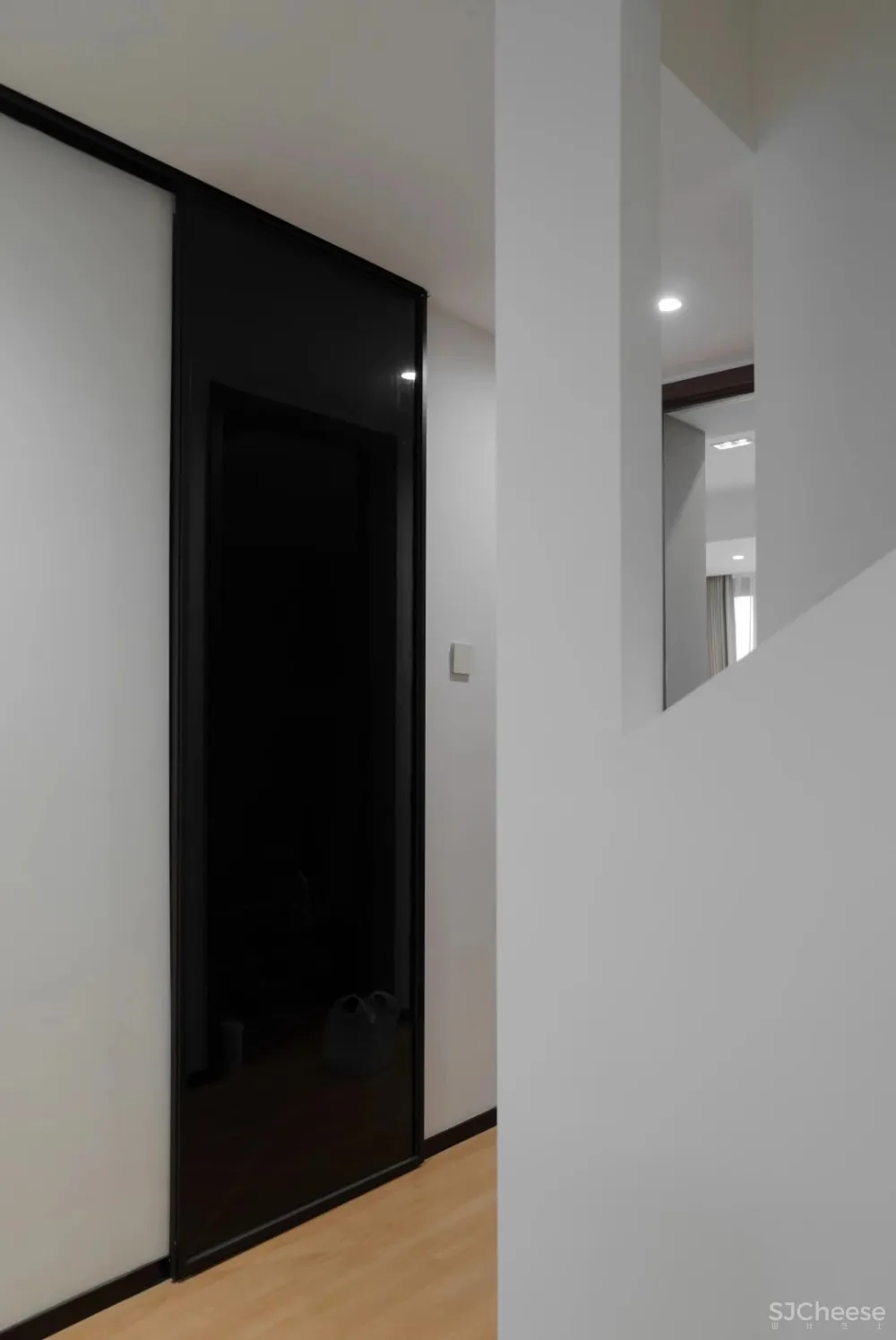 小夫妻买下105㎡奇葩阁楼，砸掉数面墙，“浪费空间”却让幸福暴增！