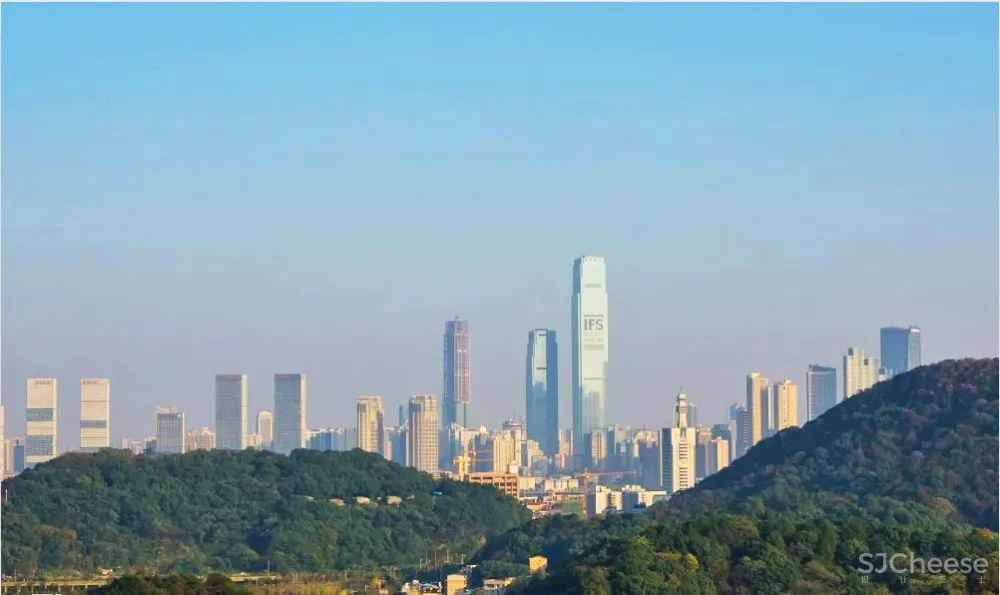 凌子达新作 山麓薄暮下的静谧空间