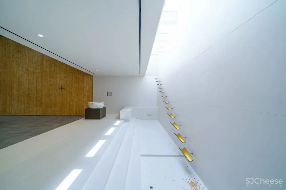 Churches丨灵魂的救赎所