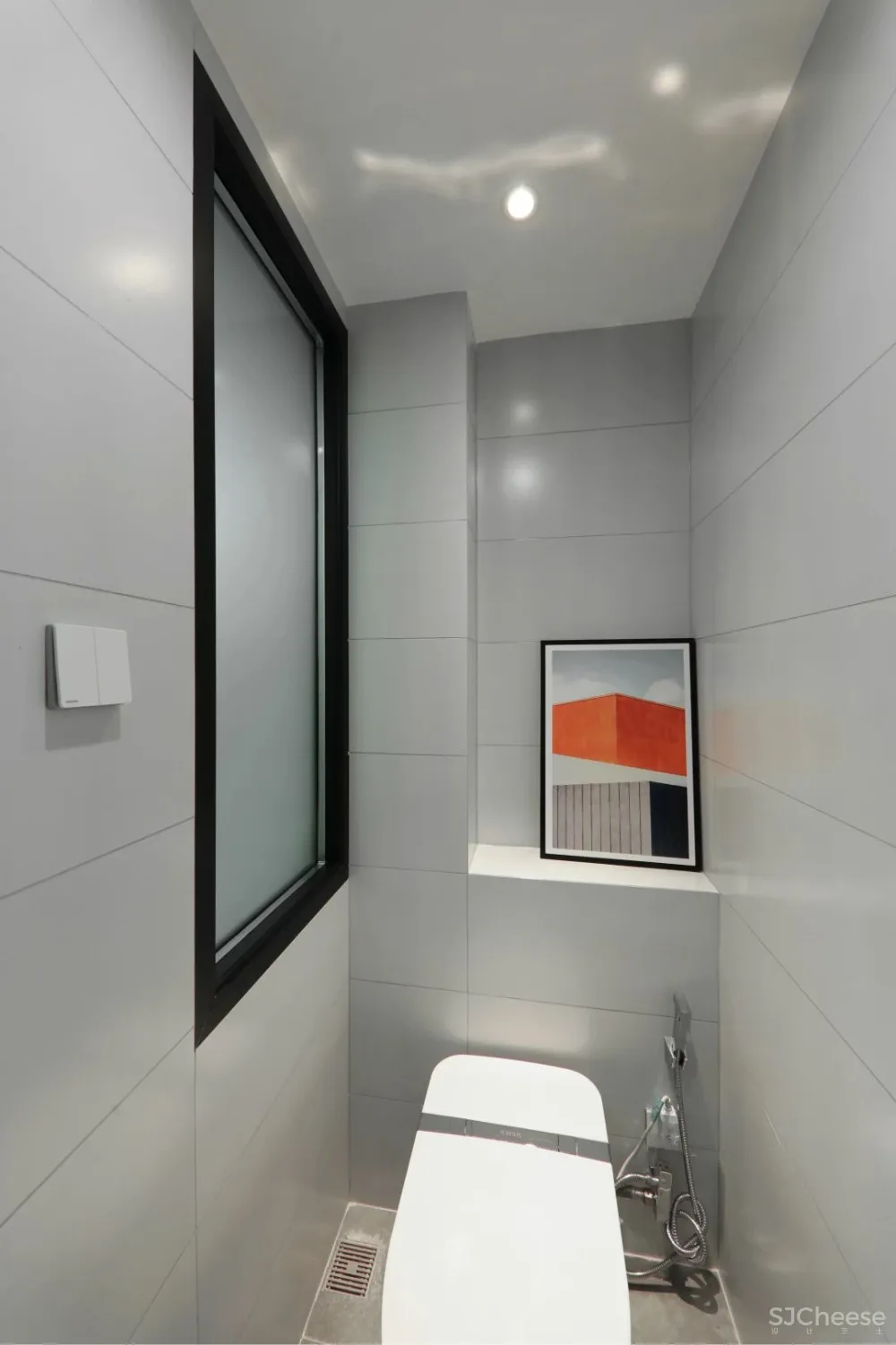 小夫妻买下105㎡奇葩阁楼，砸掉数面墙，“浪费空间”却让幸福暴增！