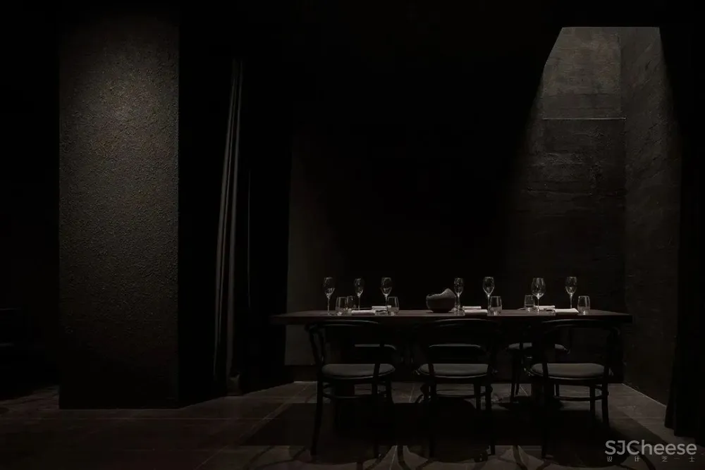 气氛很到位-如何看待当代先锋与本土创新 ！