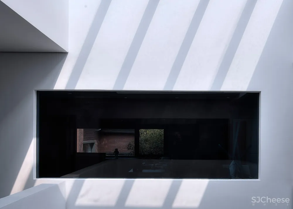 创本设计｜在“极简”中体验“舍得” [纳维广告办公总部]